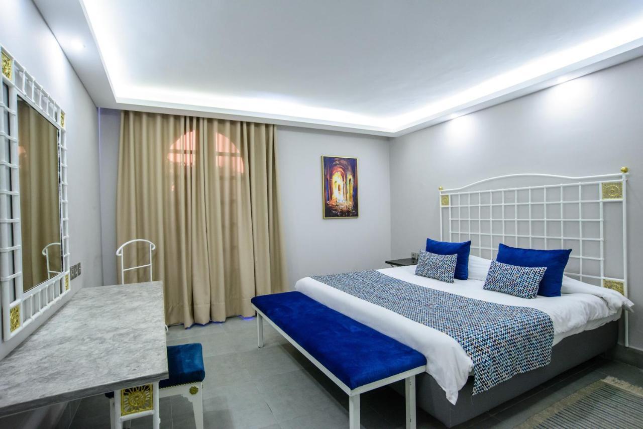 Les Charmilles & Aparthotel La Marsa