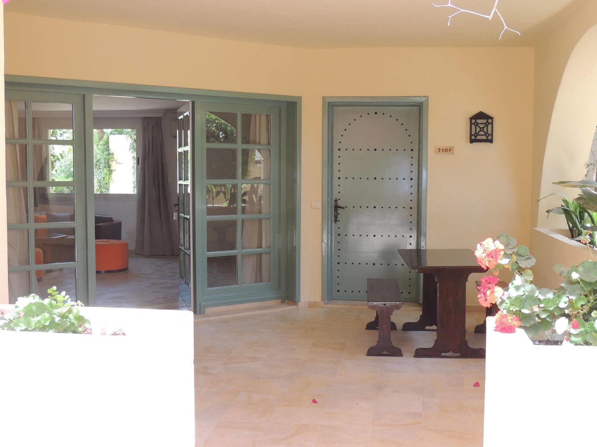 Aparthotel Les Charmilles &