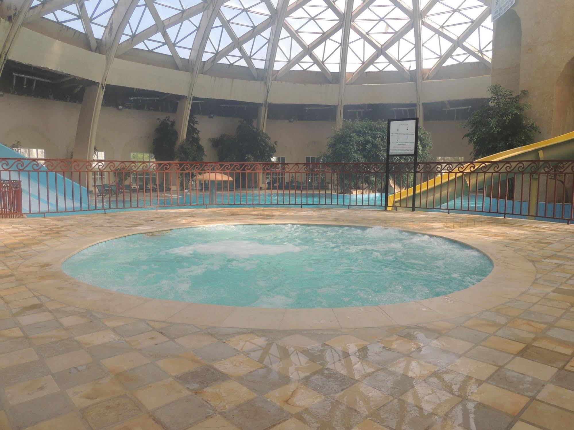 Aparthotel Les Charmilles & 4*